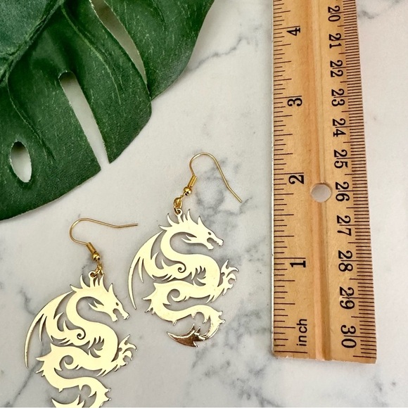 2/$30🌵 Dragon Earrings Gold Asian Bohemian Ethnic Jewelry Mortal Kombat NEW - Picture 9 of 10